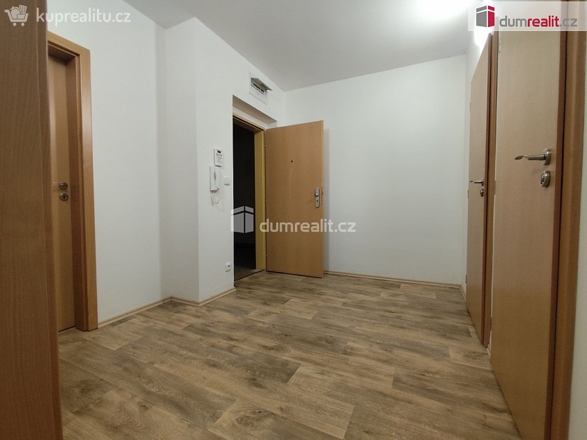 Pronájem bytu 2+kk 53 m^2 Studentská, Poděbrady 