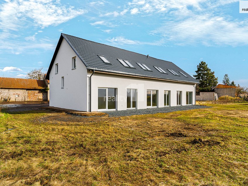 Prodej  rodinného domu 125 m^2 V průhonu, Zvěřínek 