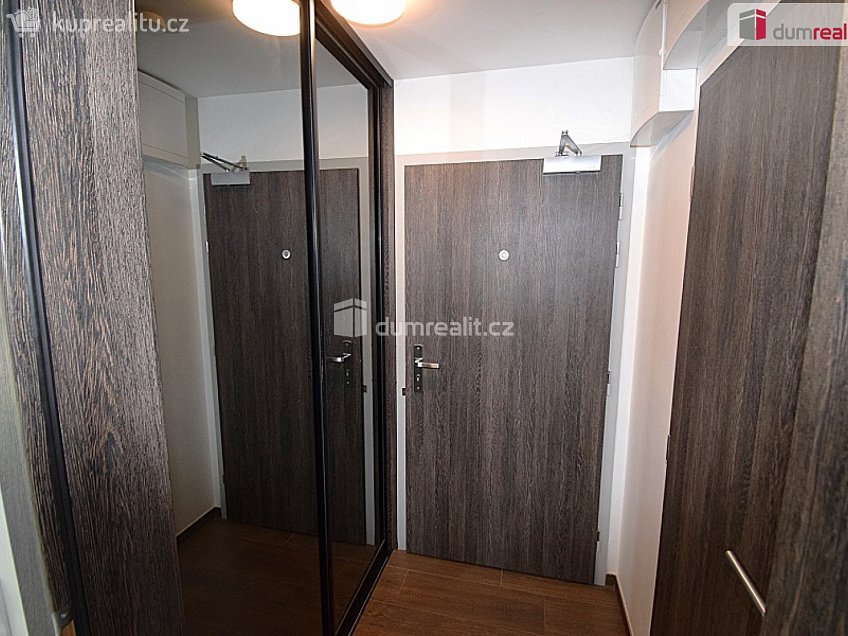 Pronájem bytu 2+kk 60 m^2 U Mlýnského kanálu, Praha 8 