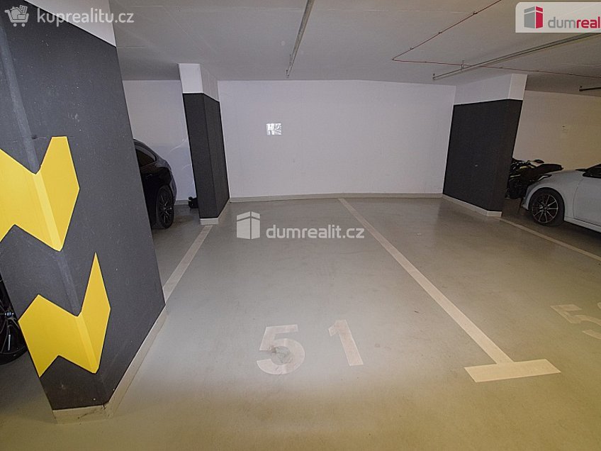 Pronájem bytu 2+kk 60 m^2 U Mlýnského kanálu, Praha 8 