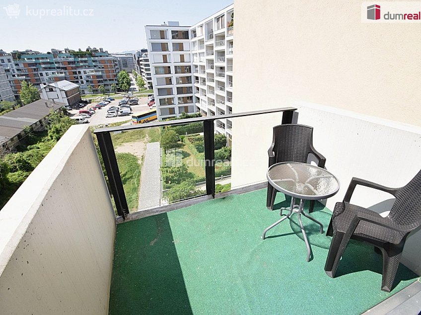 Pronájem bytu 2+kk 60 m^2 U Mlýnského kanálu, Praha 8 