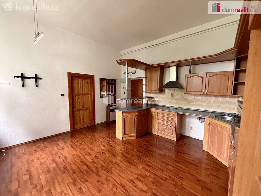 Prodej bytu 2+1 81 m^2 Husova, Mariánské Lázně 