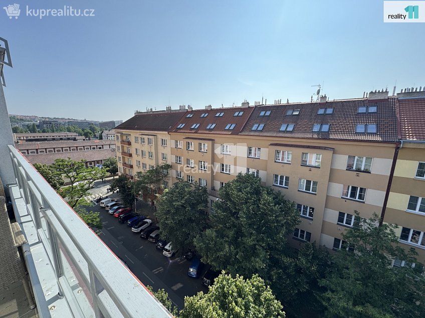Pronájem bytu 2+kk 73 m^2 Tusarova, Praha 7 
