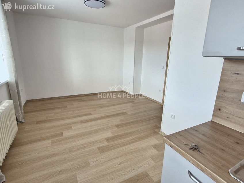 Pronájem bytu 2+1 80 m^2 Komenského, Moravský Krumlov 