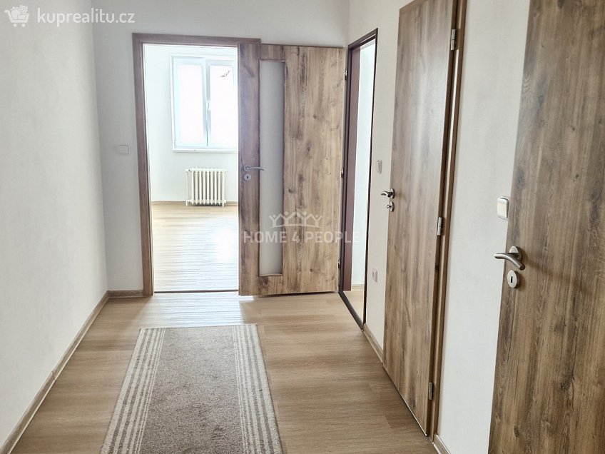 Pronájem bytu 2+1 80 m^2 Komenského, Moravský Krumlov 