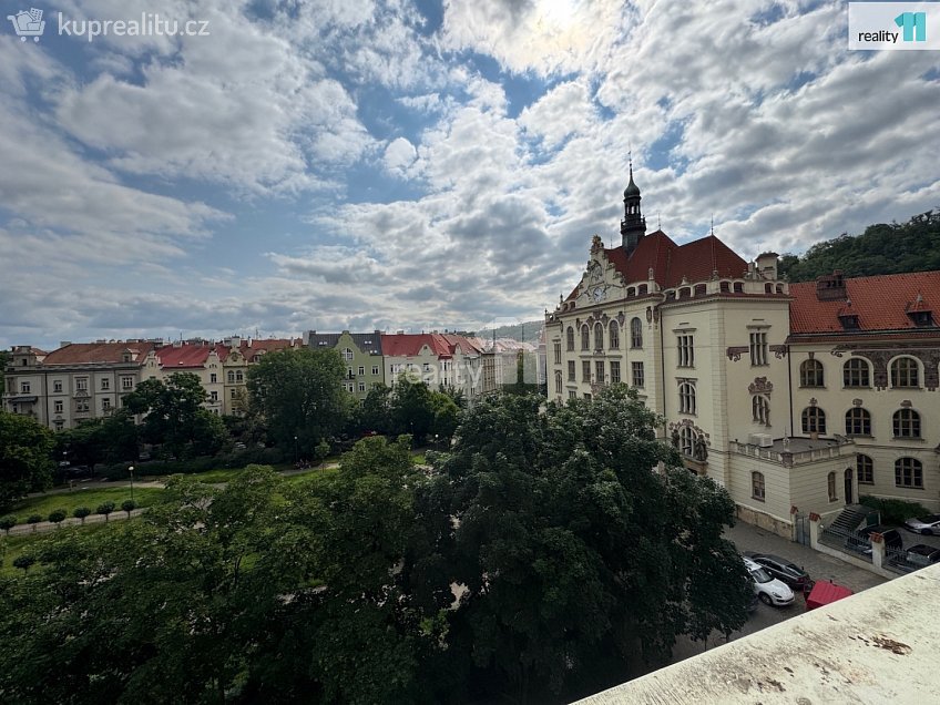Pronájem bytu 2+kk 48 m^2 Lyčkovo náměstí, Praha 8 