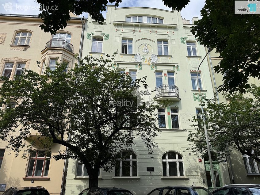 Pronájem bytu 2+kk 48 m^2 Lyčkovo náměstí, Praha 8 
