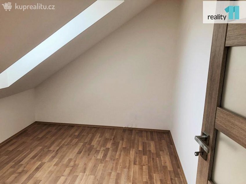 Pronájem bytu 3+kk 65 m^2 Drnovská, Praha 6 