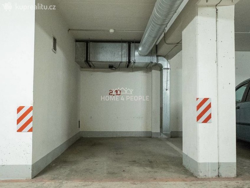 Pronájem  garáže 14 m^2 Kytlická, Praha 9 