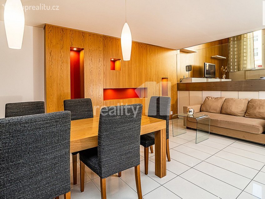 Pronájem bytu 2+kk 104 m^2 Senovážné náměstí, Praha 1 