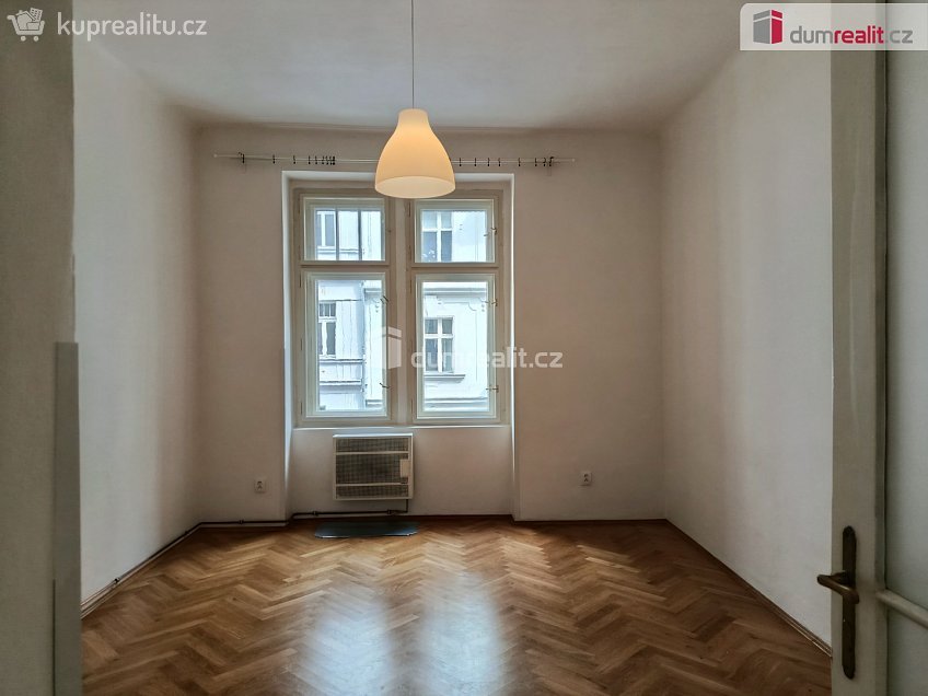 Pronájem bytu 1+kk 27 m^2 Na spojce, Praha 10 