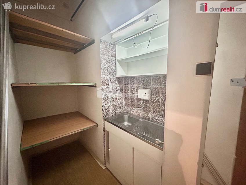 Pronájem  obchodních prostor 36 m^2 Zámecká, Kolín 