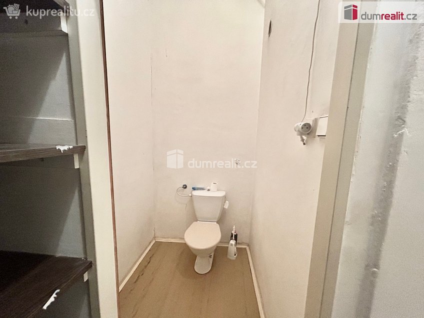Pronájem  obchodních prostor 36 m^2 Zámecká, Kolín 