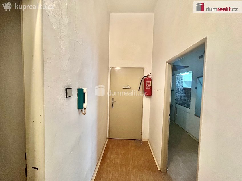Pronájem  obchodních prostor 36 m^2 Zámecká, Kolín 