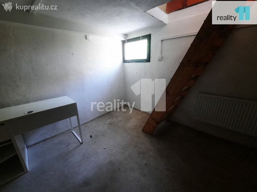 Pronájem  chaty 40 m^2 U obce, Praha 12 