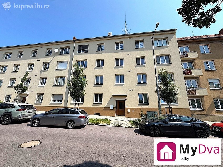 Pronájem bytu 2+1 55 m^2 Smetanova, Znojmo 