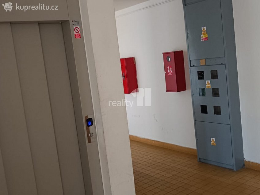 Pronájem bytu 2+kk 42 m^2 Stankovského, Čelákovice 