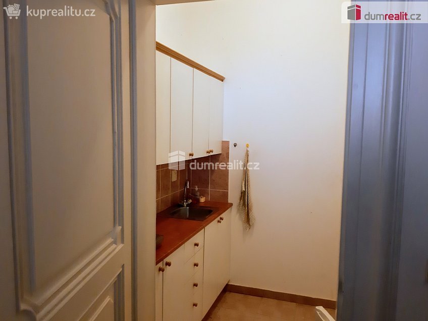 Pronájem  kanceláře 25 m^2 Ostrovní, Praha 1 