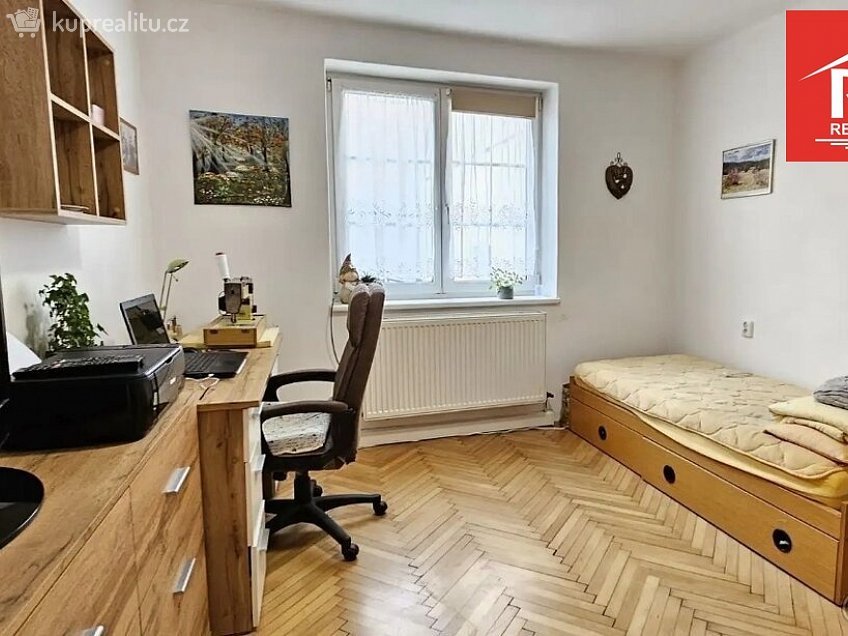 Pronájem bytu 3+1 76 m^2 náměstí Svobody 40, Planá 
