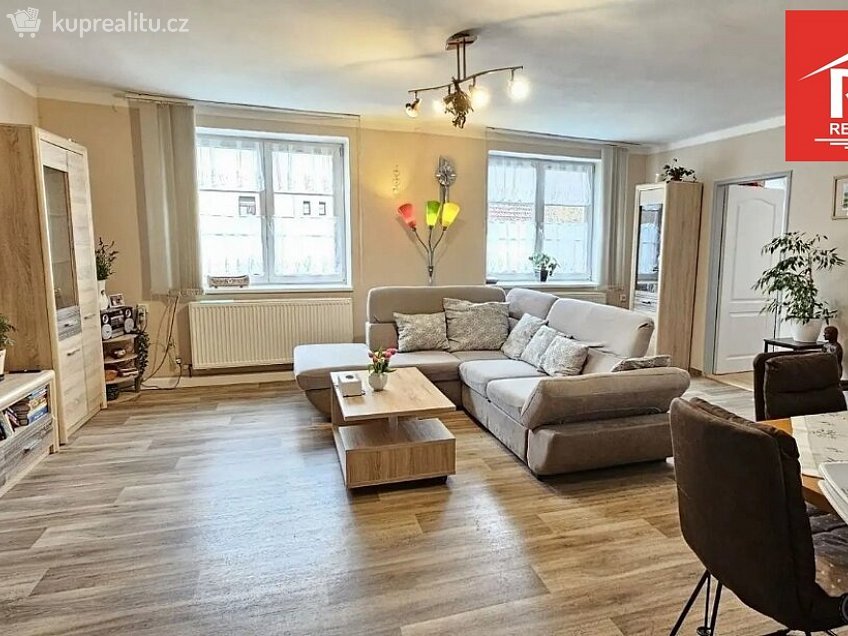Pronájem bytu 3+1 76 m^2 náměstí Svobody 40, Planá 