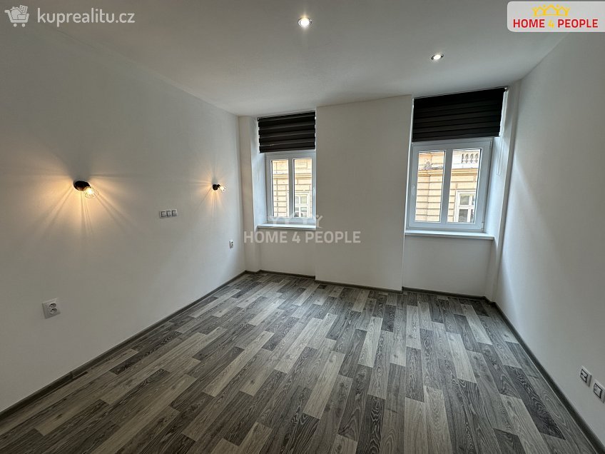 Pronájem bytu 2+kk 45 m^2 Čemínská, Město Touškov 