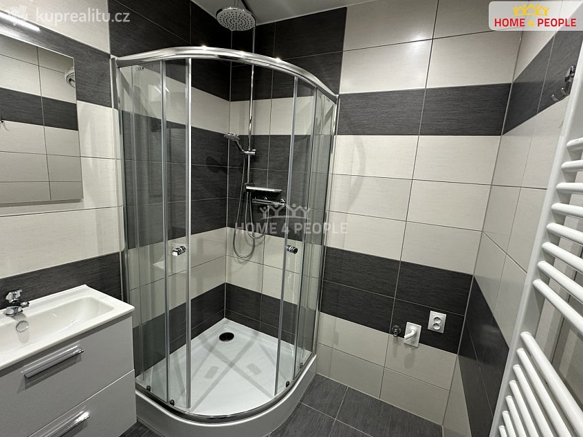Pronájem bytu 2+kk 45 m^2 Čemínská, Město Touškov 