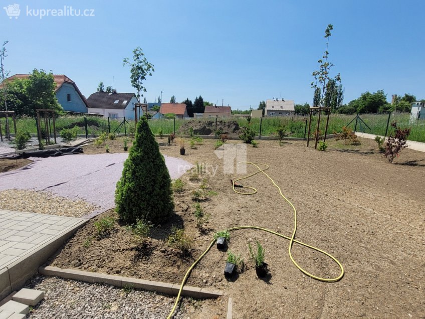 Pronájem  rodinného domu 119 m^2 Pechlátova, Kladno 