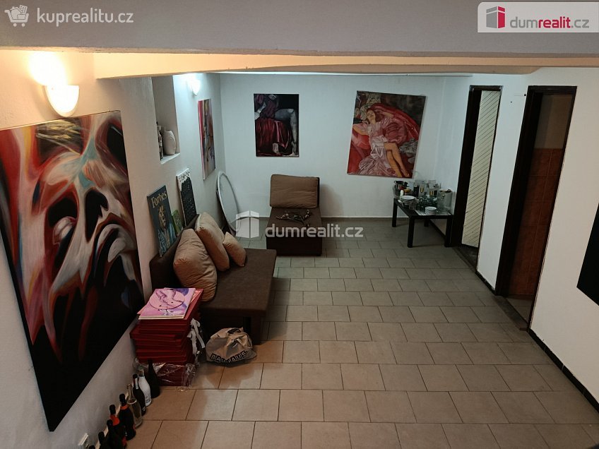 Pronájem  obchodních prostor 73 m^2 Plzeňská, Praha 5 