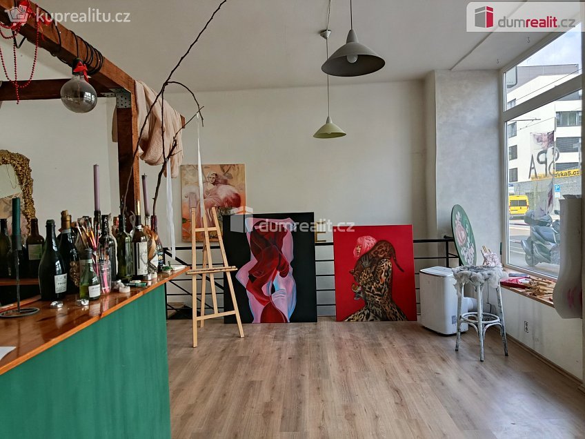 Pronájem  obchodních prostor 73 m^2 Plzeňská, Praha 5 