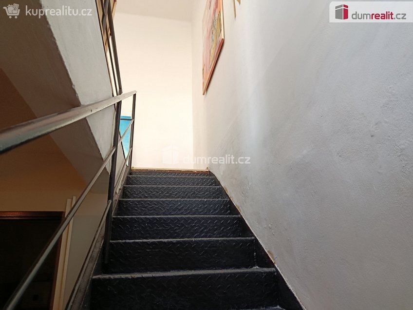 Pronájem  obchodních prostor 73 m^2 Plzeňská, Praha 5 