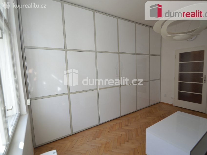 Pronájem bytu 2+kk 45 m^2 Ve Střešovičkách, Praha 6 