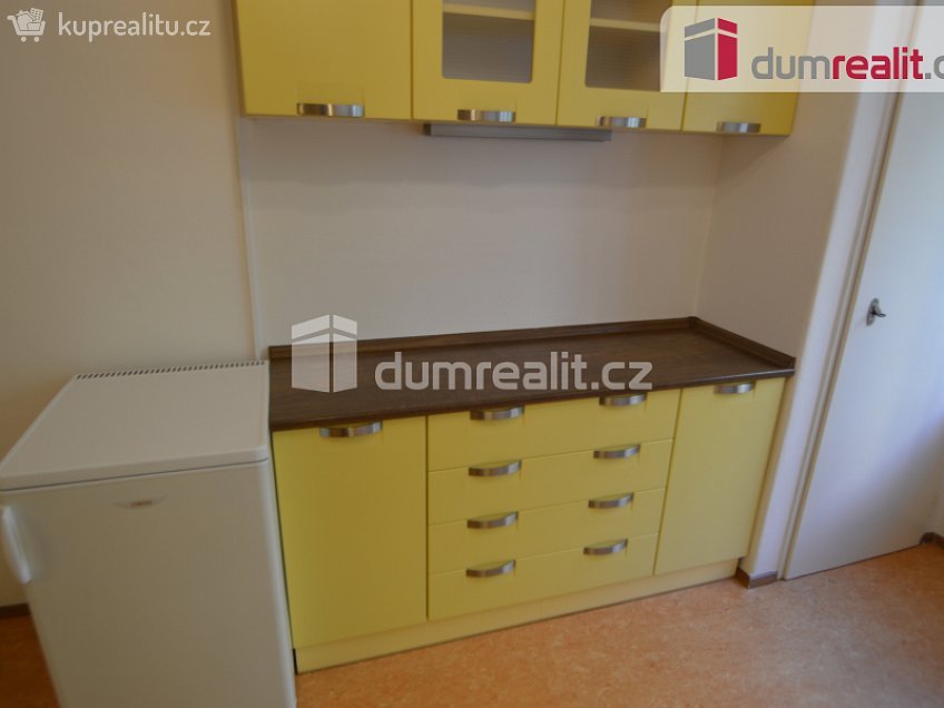 Pronájem bytu 2+kk 45 m^2 Ve Střešovičkách, Praha 6 