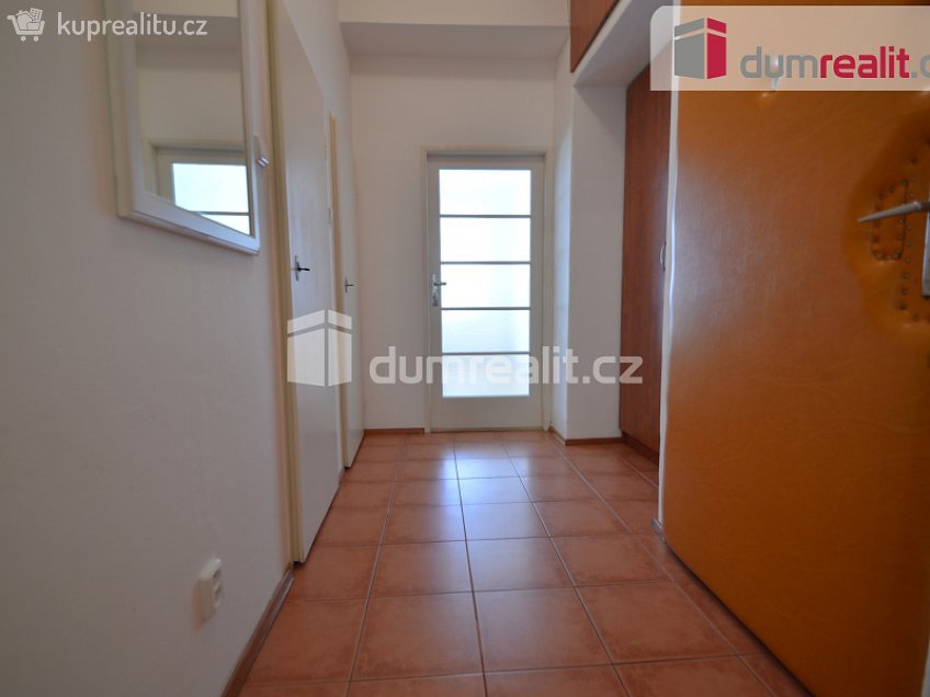 Pronájem bytu 2+kk 45 m^2 Ve Střešovičkách, Praha 6 