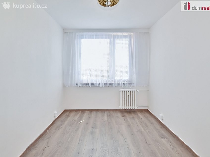Pronájem bytu 2+kk 43 m^2 Kardašovská, Praha 14 