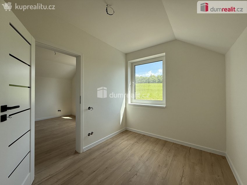 Prodej  rodinného domu 160 m^2 Velká Jesenice, Velká Jesenice 