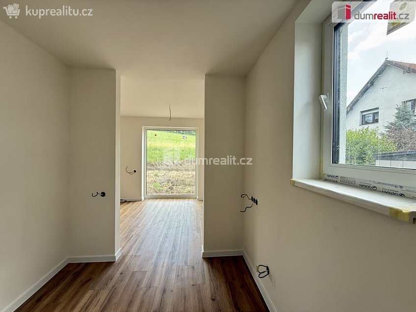 Prodej  rodinného domu 160 m^2 Velká Jesenice, Velká Jesenice 