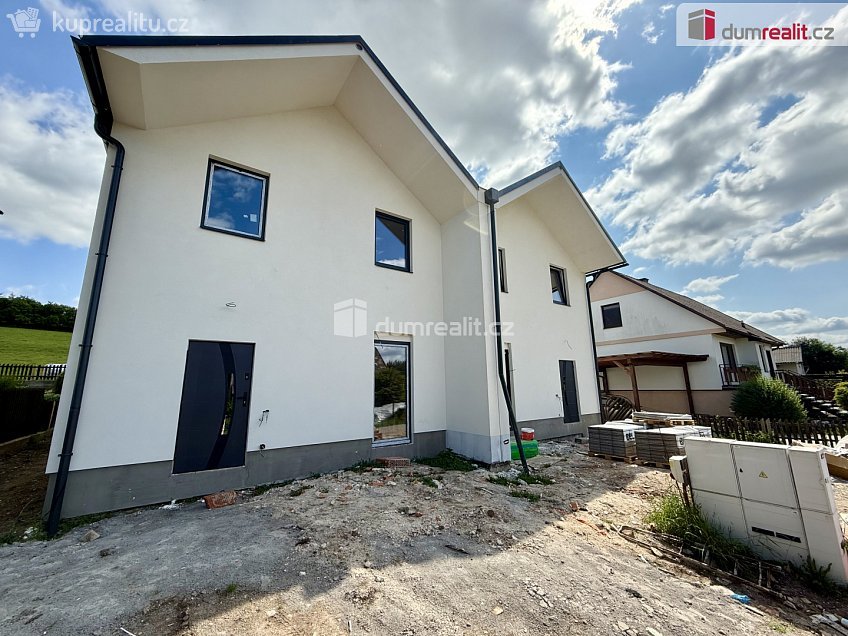 Prodej  rodinného domu 160 m^2 Velká Jesenice, Velká Jesenice 