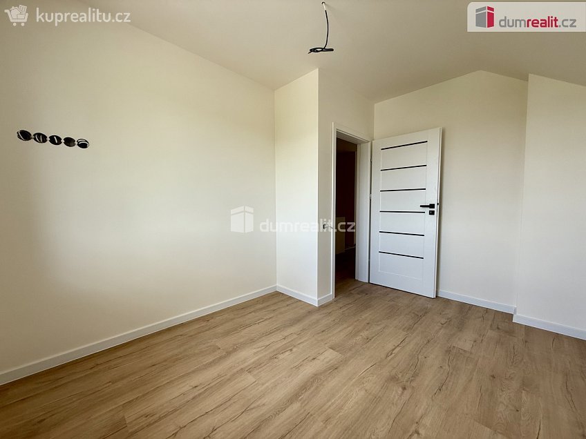 Prodej  rodinného domu 160 m^2 Velká Jesenice, Velká Jesenice 