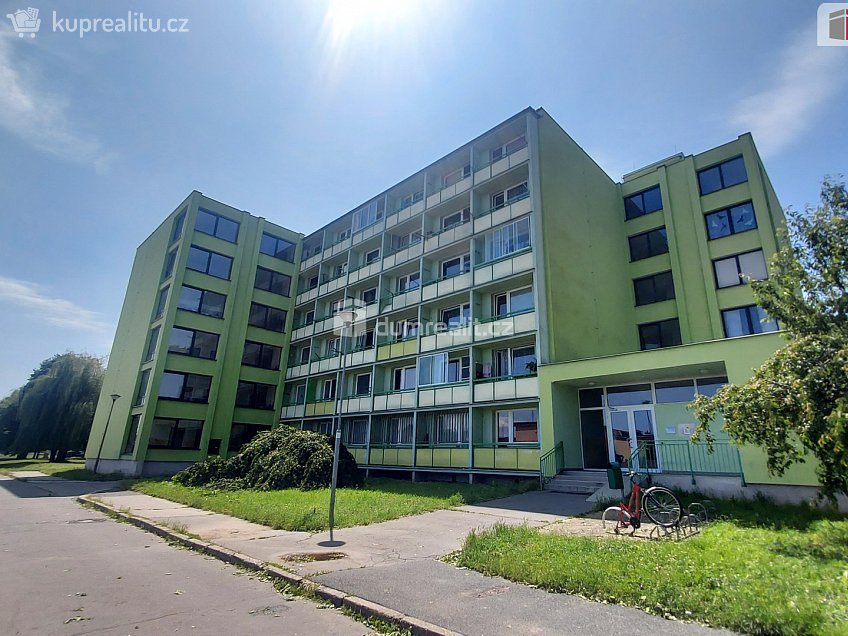 Prodej bytu 1+kk 30 m^2 Školní, Otrokovice 