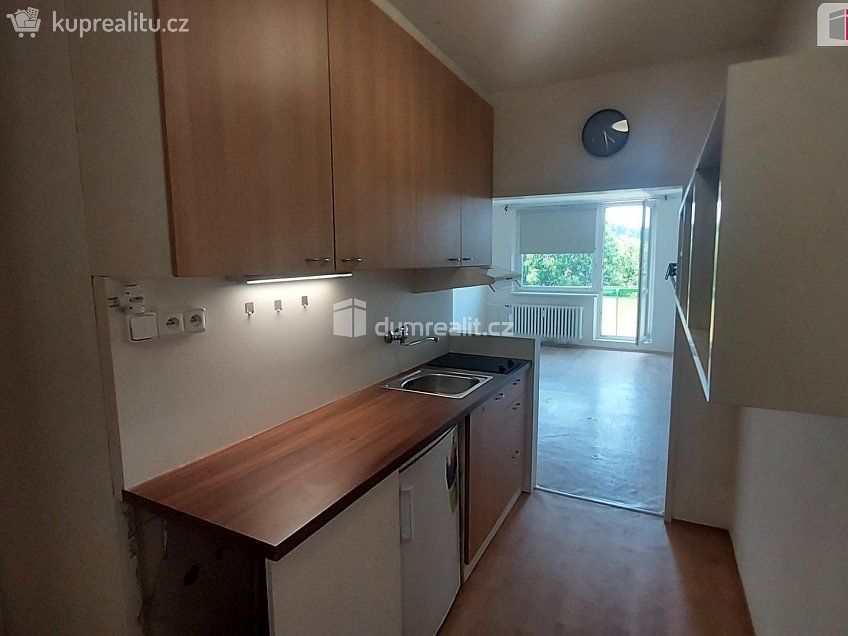 Prodej bytu 1+kk 30 m^2 Školní, Otrokovice 