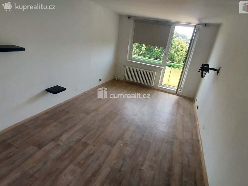 Prodej bytu 1+kk 30 m^2 Školní, Otrokovice 