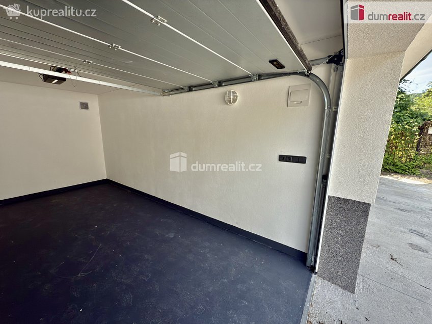 Pronájem  garáže 20 m^2 Kekulova, Ústí nad Labem 
