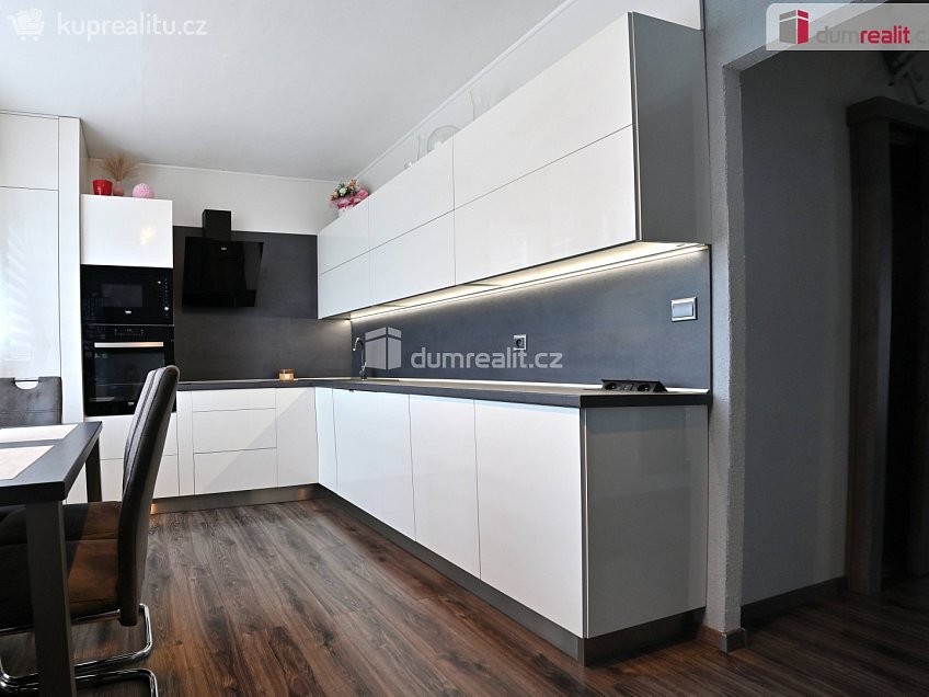 Prodej bytu 3+1 82 m^2 Jižní, Hodonín 