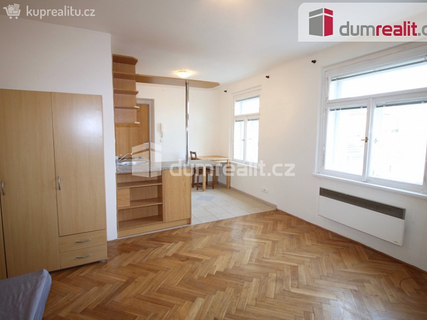 Pronájem bytu 1+kk 30 m^2 Ke Koulce, Praha 5 