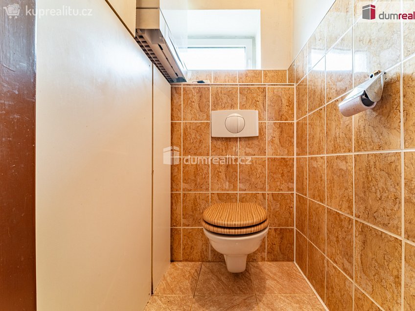 Prodej  rodinného domu 250 m^2 Zahradní, Královské Poříčí 