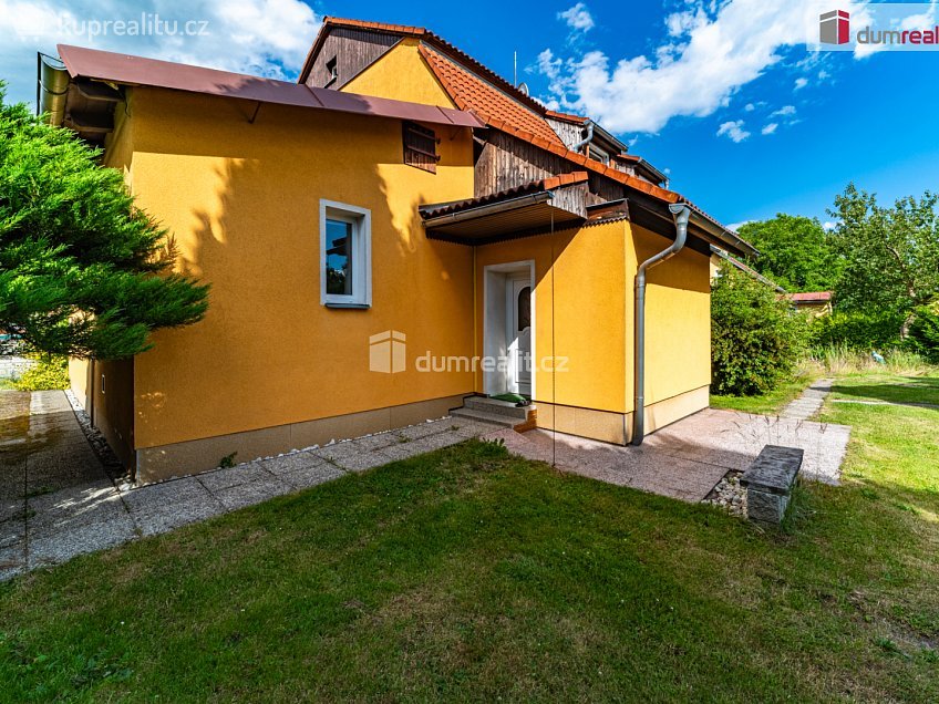 Prodej  rodinného domu 250 m^2 Zahradní, Královské Poříčí 