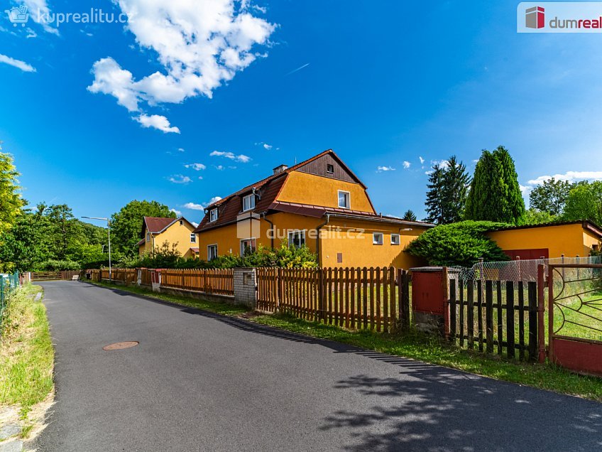 Prodej  rodinného domu 250 m^2 Zahradní, Královské Poříčí 