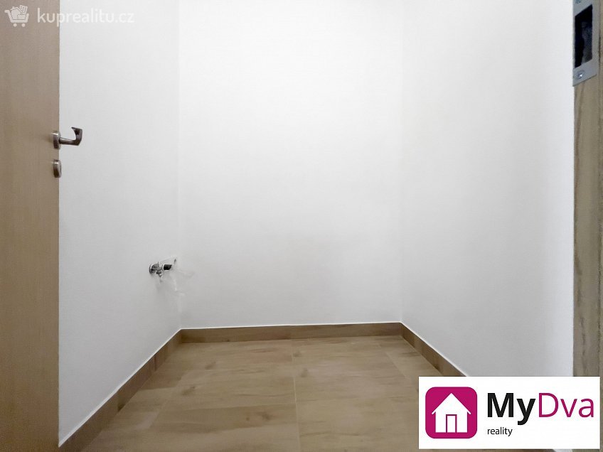 Pronájem bytu 2+kk 64 m^2 Aninská, Znojmo 