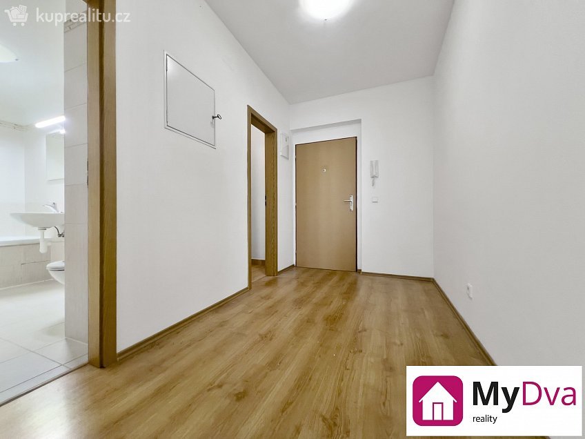 Pronájem bytu 2+kk 64 m^2 Aninská, Znojmo 