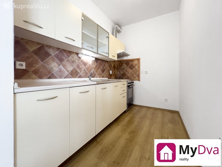 Pronájem bytu 2+kk 64 m^2 Aninská, Znojmo 